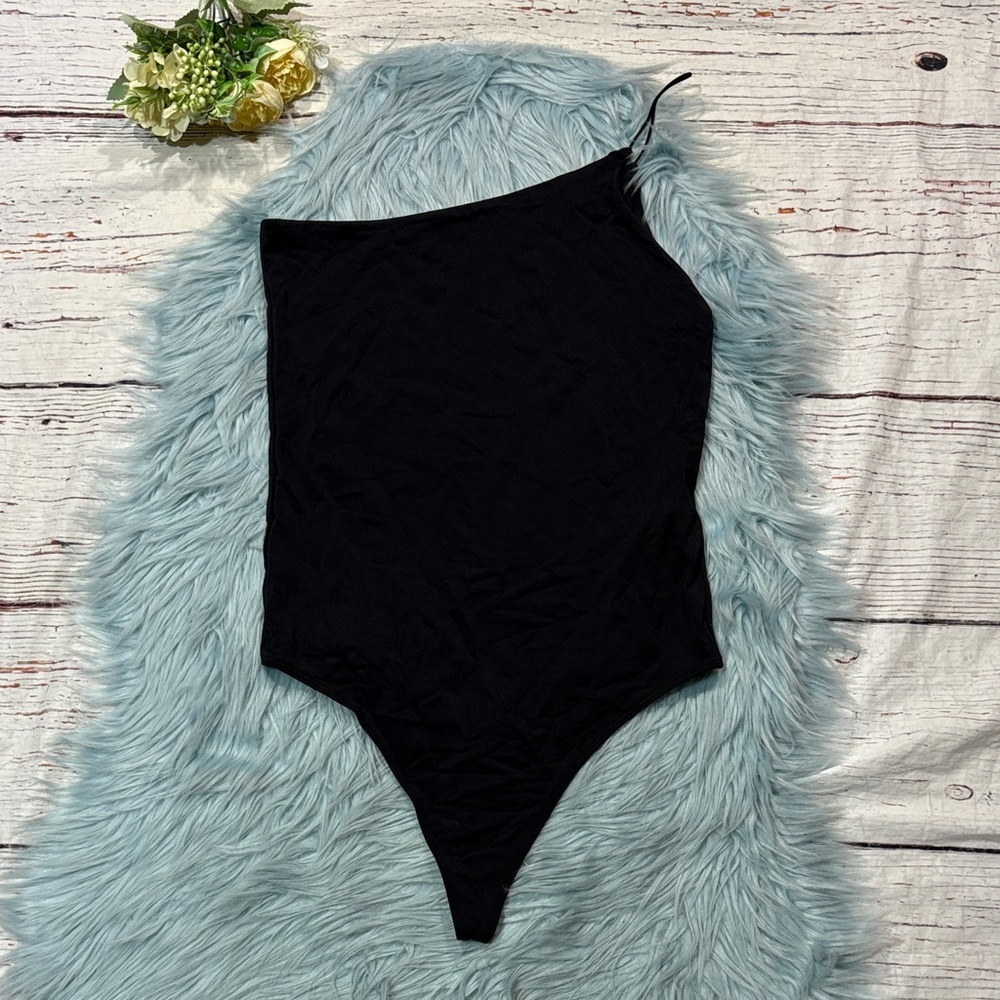 Aritzia Babaton Black One Shoulder Contour Thong Bodysuit